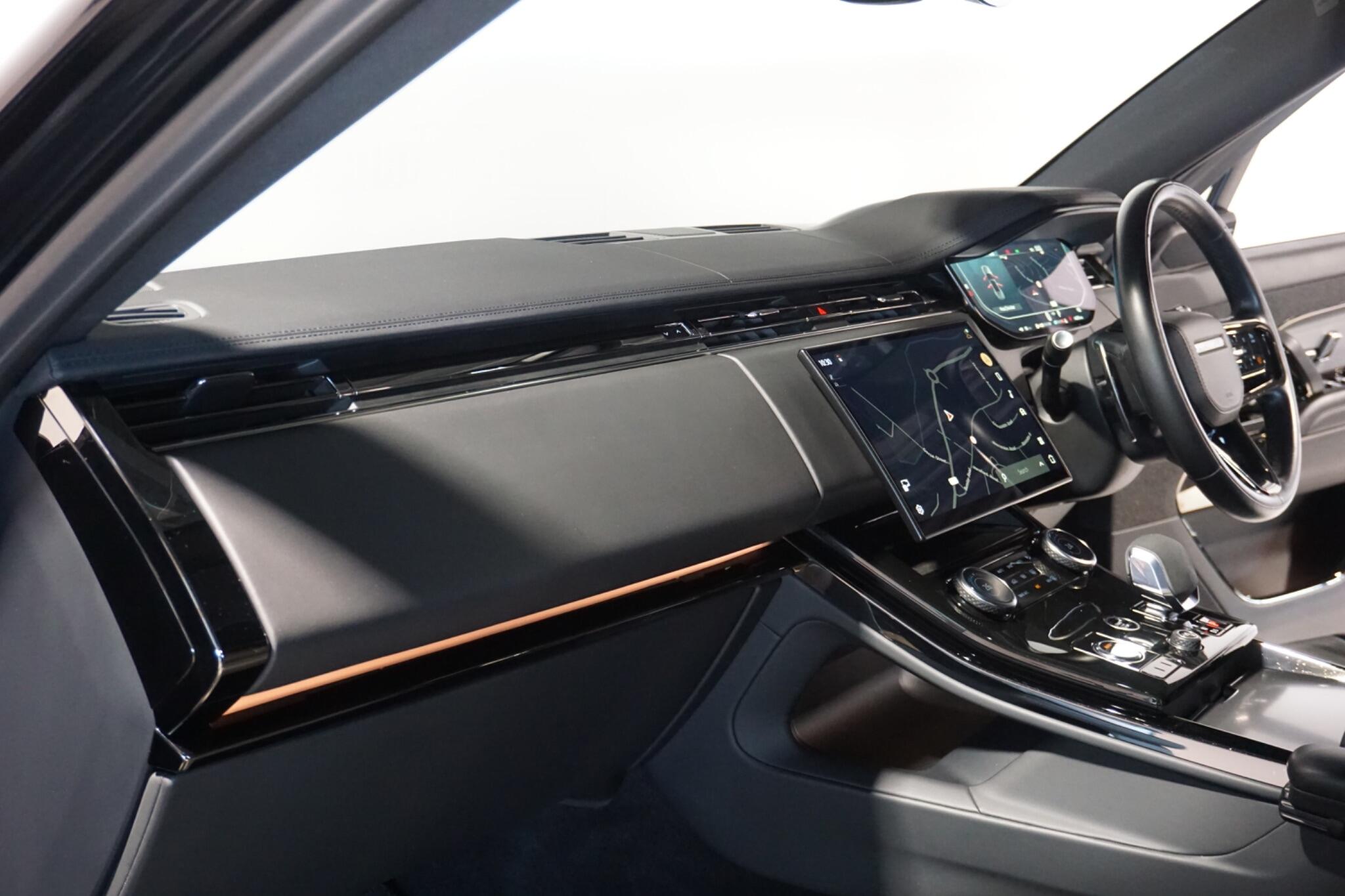 Land Rover Range Rover Sport 3.0 D300 MHEV Dynamic SE SUV 5dr Diesel Auto 4WD Euro 6 (s/s) (300 ps)